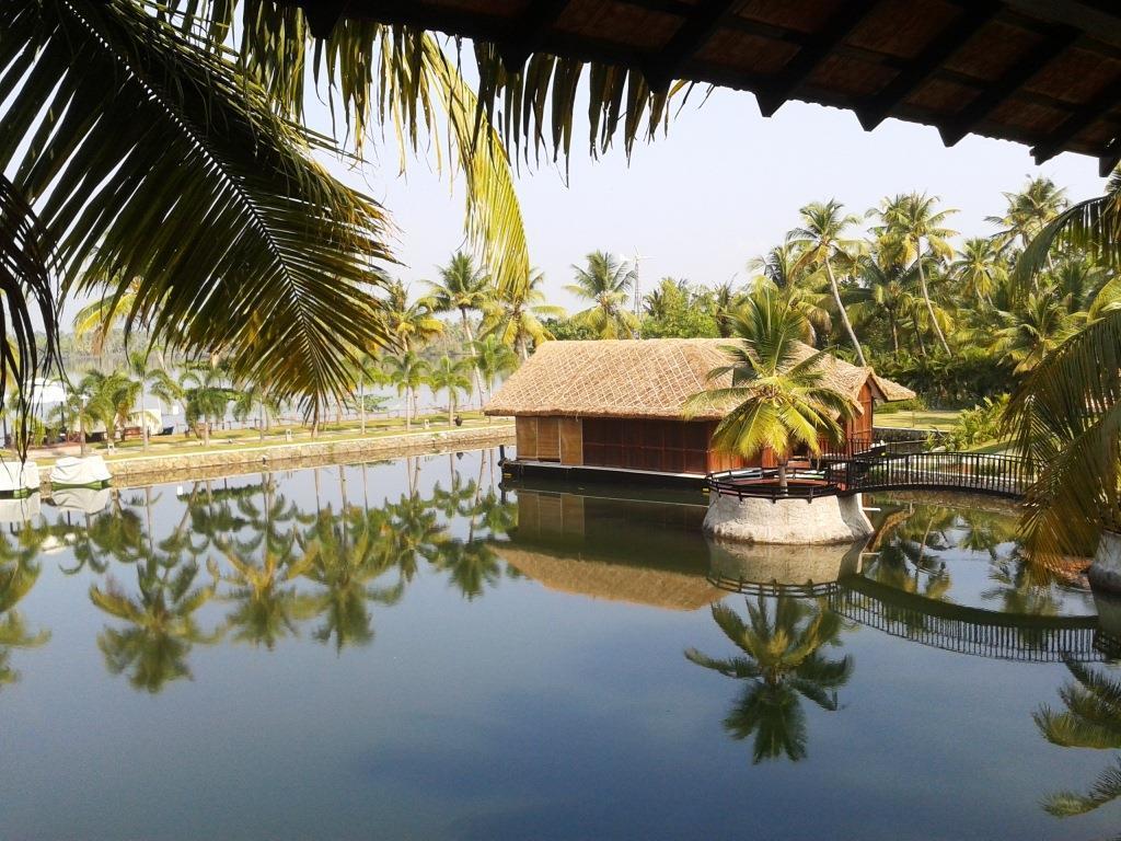 Vasundhara Sarovar Premiere 호텔 Alappuzha 외부 사진