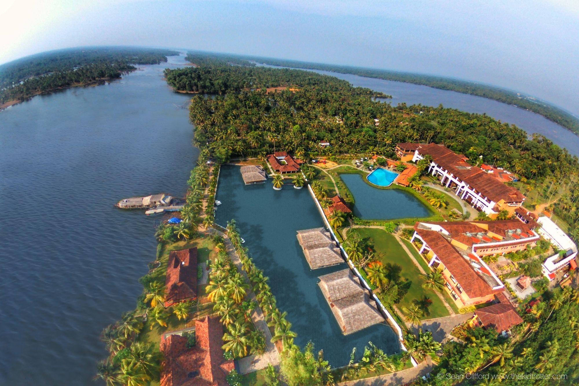 Vasundhara Sarovar Premiere Alappuzha 외부 사진
